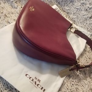 24 hour sale!! Coach Handbag